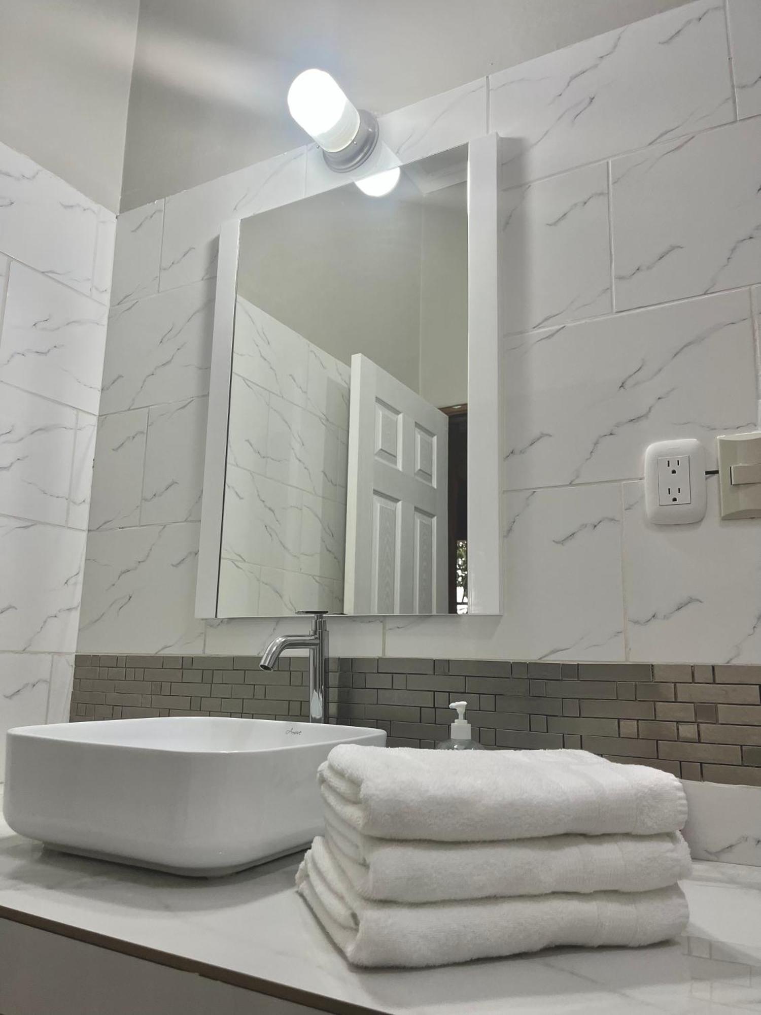 Mangohosting Hotel Comayagua Bagian luar foto